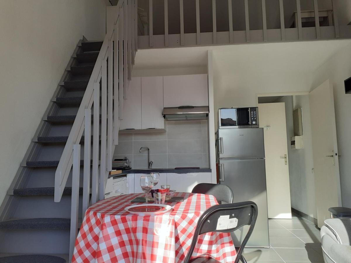 Santocha Apartment *
